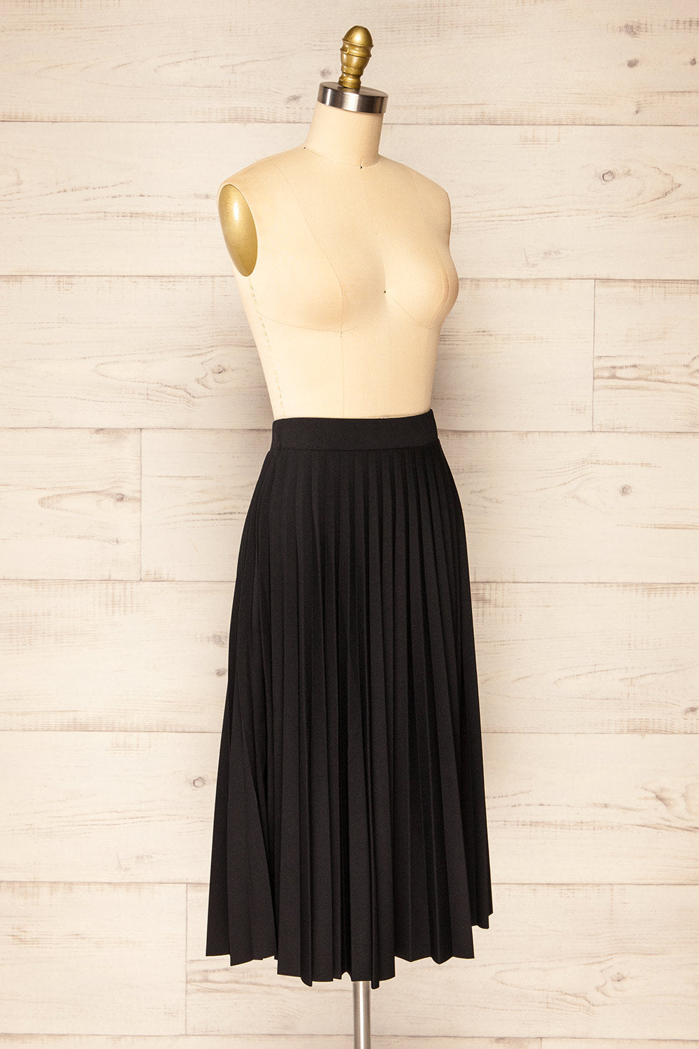 Doved Black Pleated Midi Skirt w/ Elastic Waist | La petite garçonne side view 