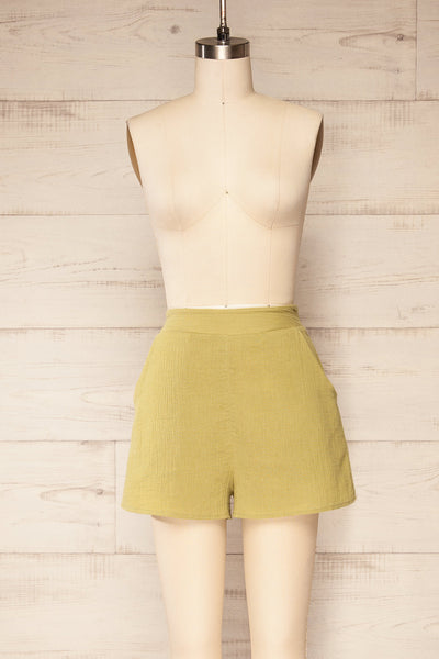Dunedin Green High-Waisted Textured Shorts | La petite garçonne front view