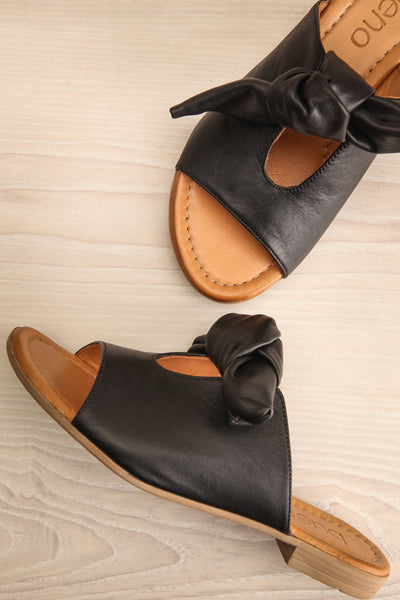 Ebelmen Black Slip-On Sandals w/ Bow | La petite garçonne flat view