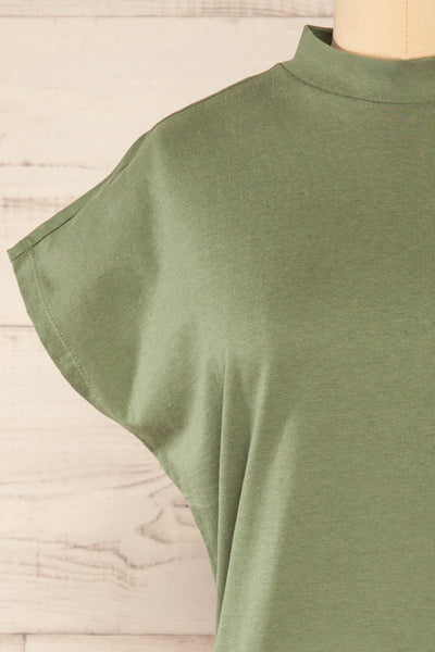 Egges Green Short Sleeve Mock Neck T-Shirt | La petite garçonne front close-up