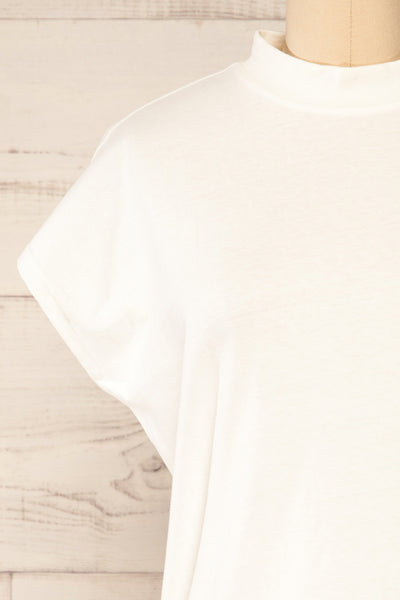 Egges White Short Sleeve Mock Neck T-Shirt | La petite garçonne front close-up