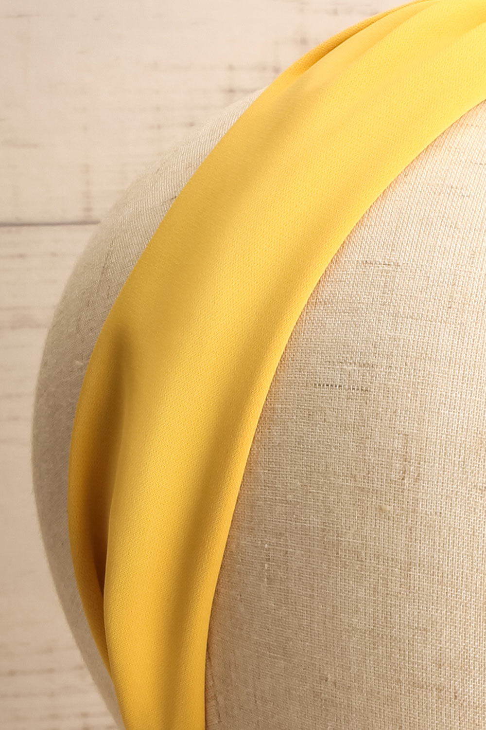 Eiddal Sunrise Yellow Knotted Fabric Headband | La Petite Garçonne 2