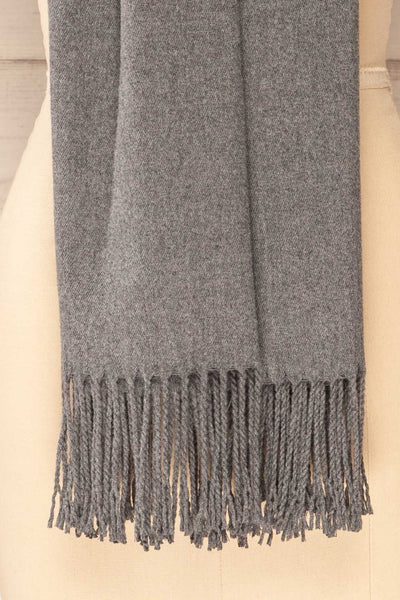Epanouissement Grey Soft Knit Scarf | La petite garçonne details