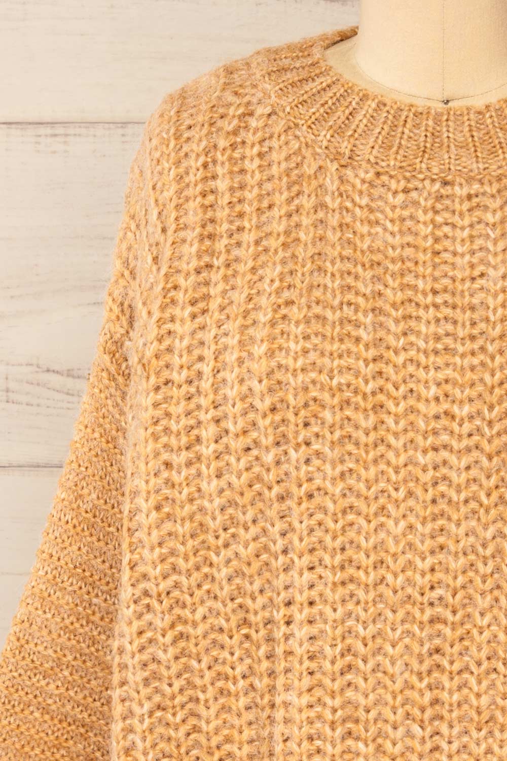 Fagerasen Caramel Oversized Knit sweater | La petite garçonne front close-up