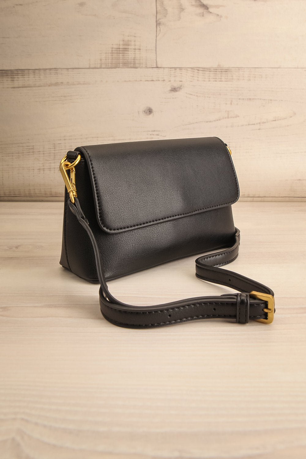Faiwer Black Shoulder Bag w/ Removable Strap | La petite garçonne side view