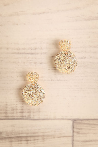 Fakkakeila Textured Gold Pendant Earrings | La Petite Garçonne