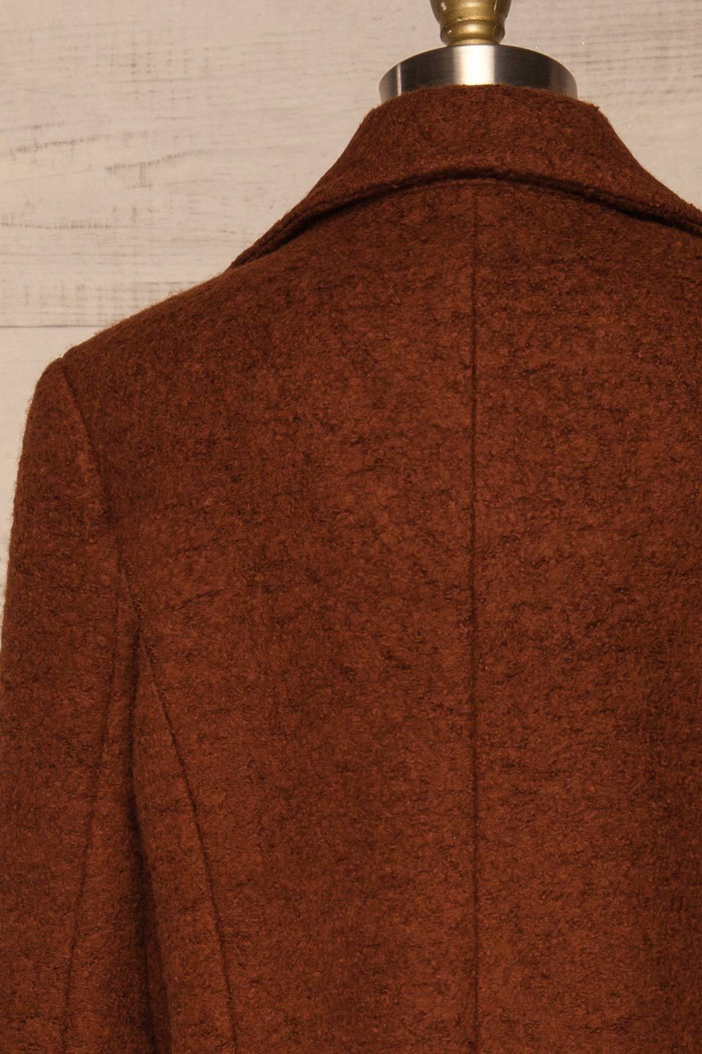 Fangdalen Cognac Brown Coat | Manteau Brun back close up | La Petite Garçonne