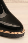 Farnorough Warm Black Boots | Bottes | La Petite Garçonne front close-up