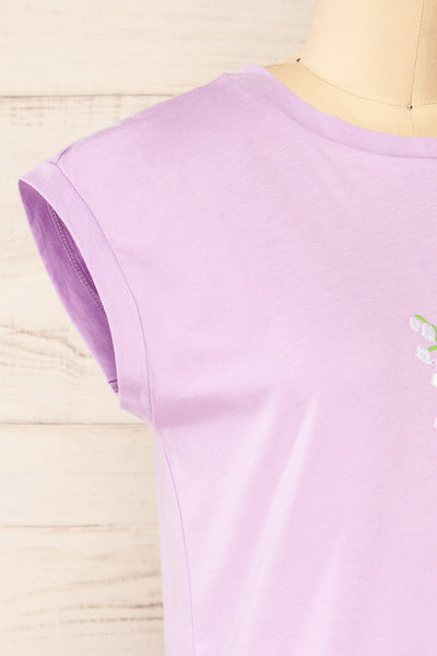 Fiordino Sleeveless Shirt w/ Embroidered Flowers | La petite garçonne side close-up
