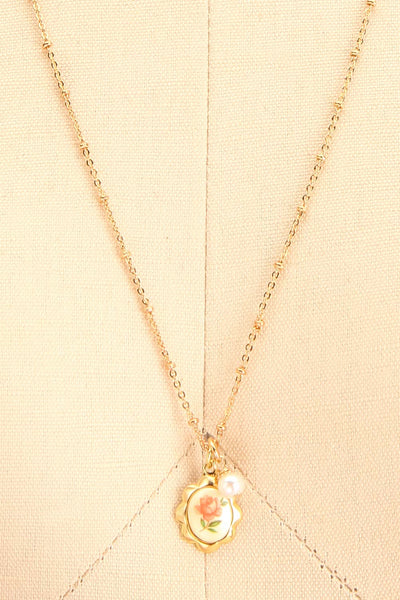 Fonn Nacré Foral Pendant Necklace | Boutique 1861 close-up