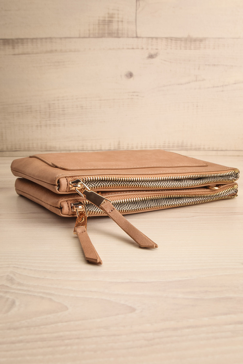 Freya Caramel Crossbody Bag | La petite garçonne flat view