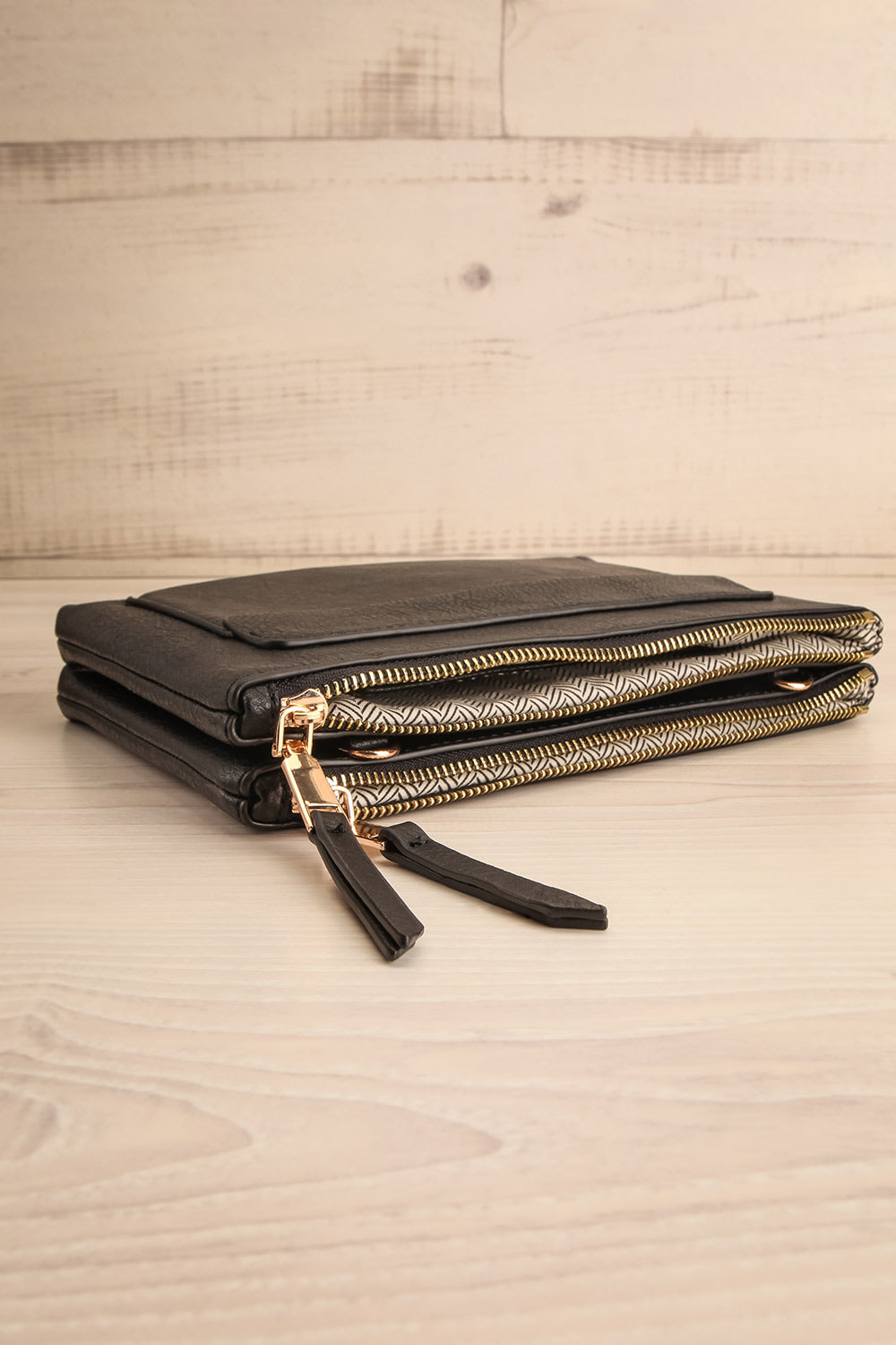 Freya Black Crossbody Bag | La petite garçonne flat view