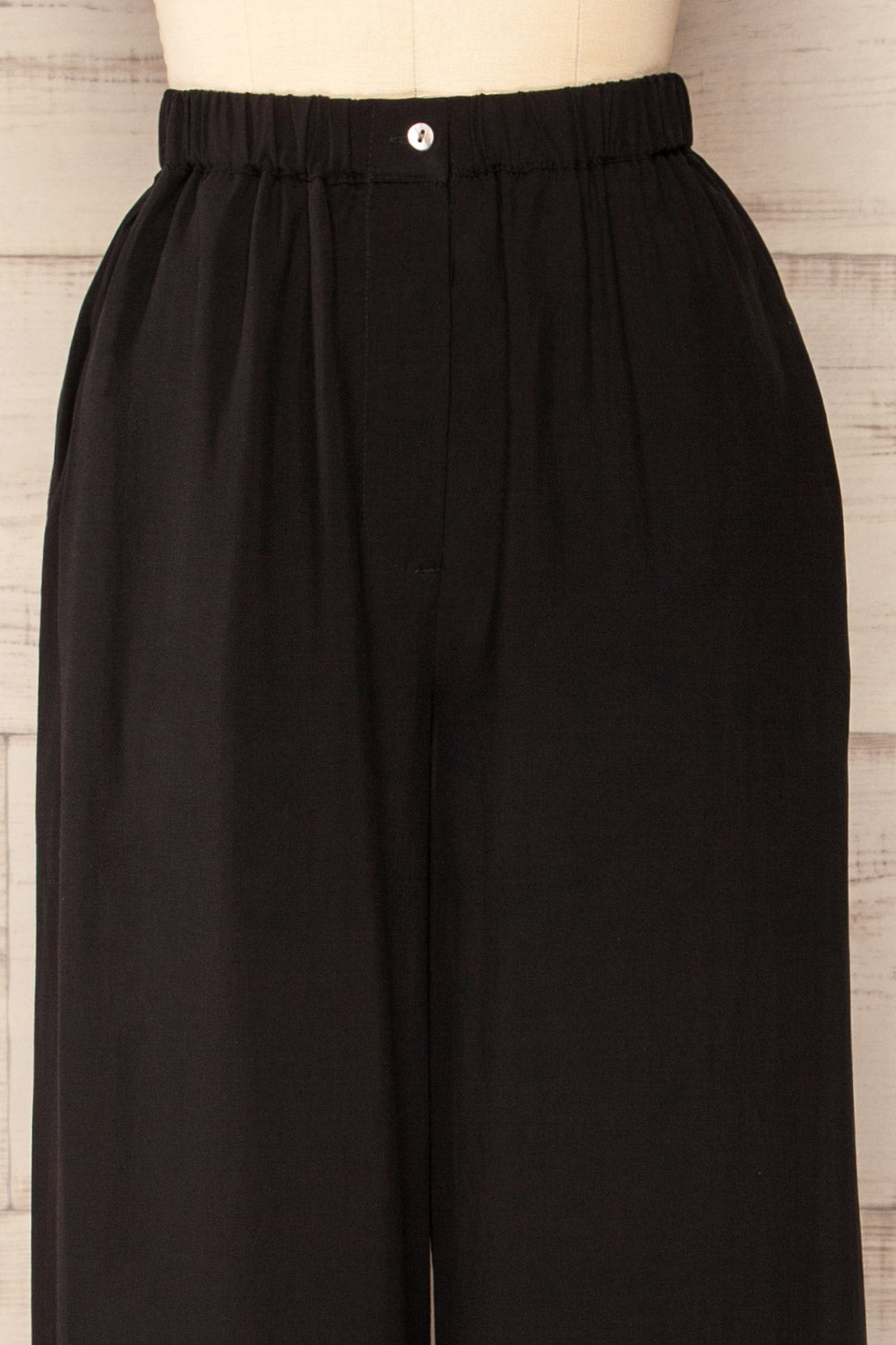 Fulgatore Black High-waisted Wide Leg Pants | La petite garçonne front close-up