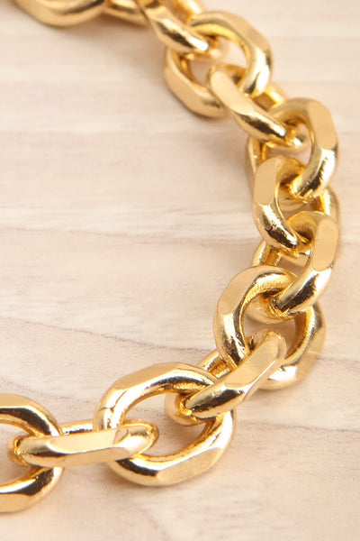 Fushia Gold Cable Chain Bracelet | La petite garçonne close-up