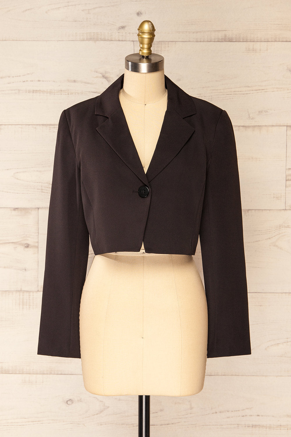 Gaborone Black Cropped Blazer | La petite garçonne front view 