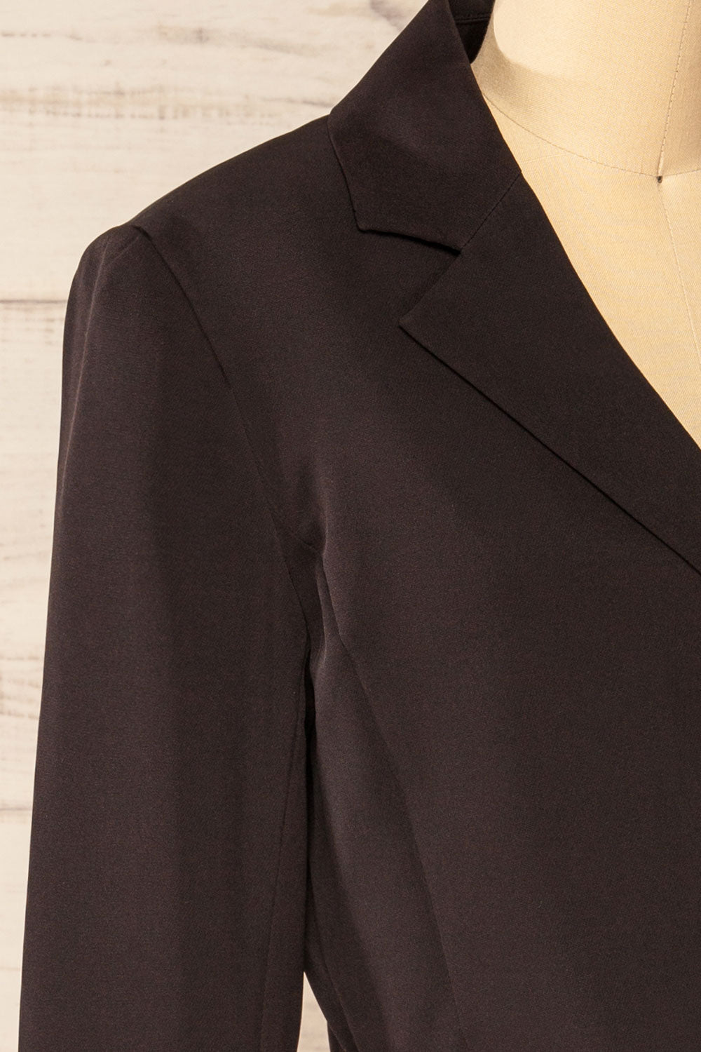 Gaborone Black Cropped Blazer | La petite garçonne side close-up