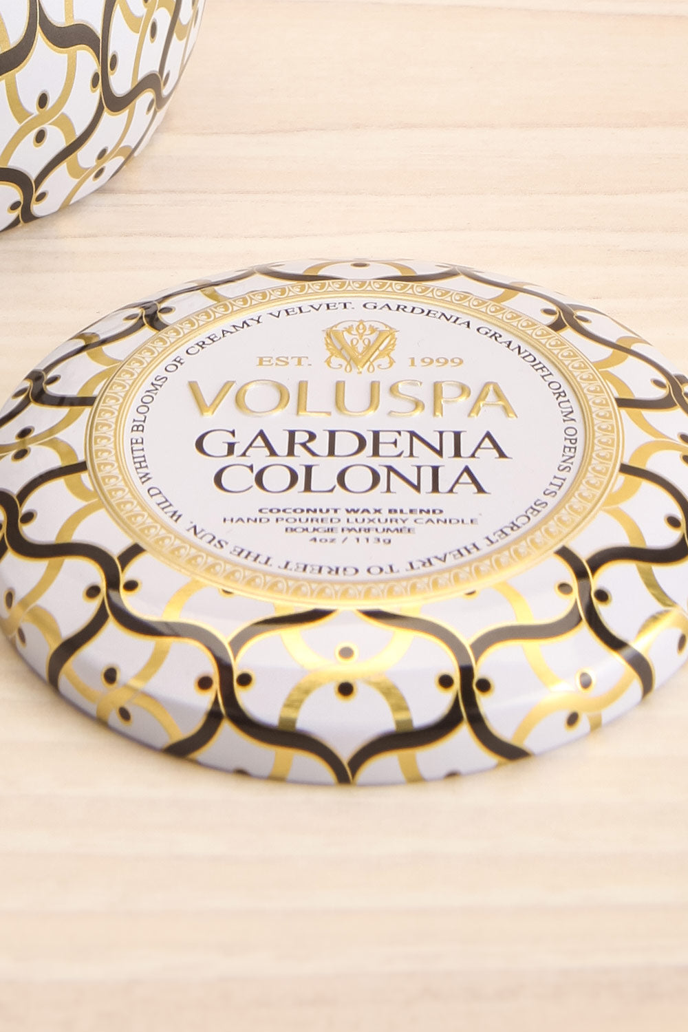 Mini Tin Candle Gardenia Colonia | La petite garçonne lid close-up