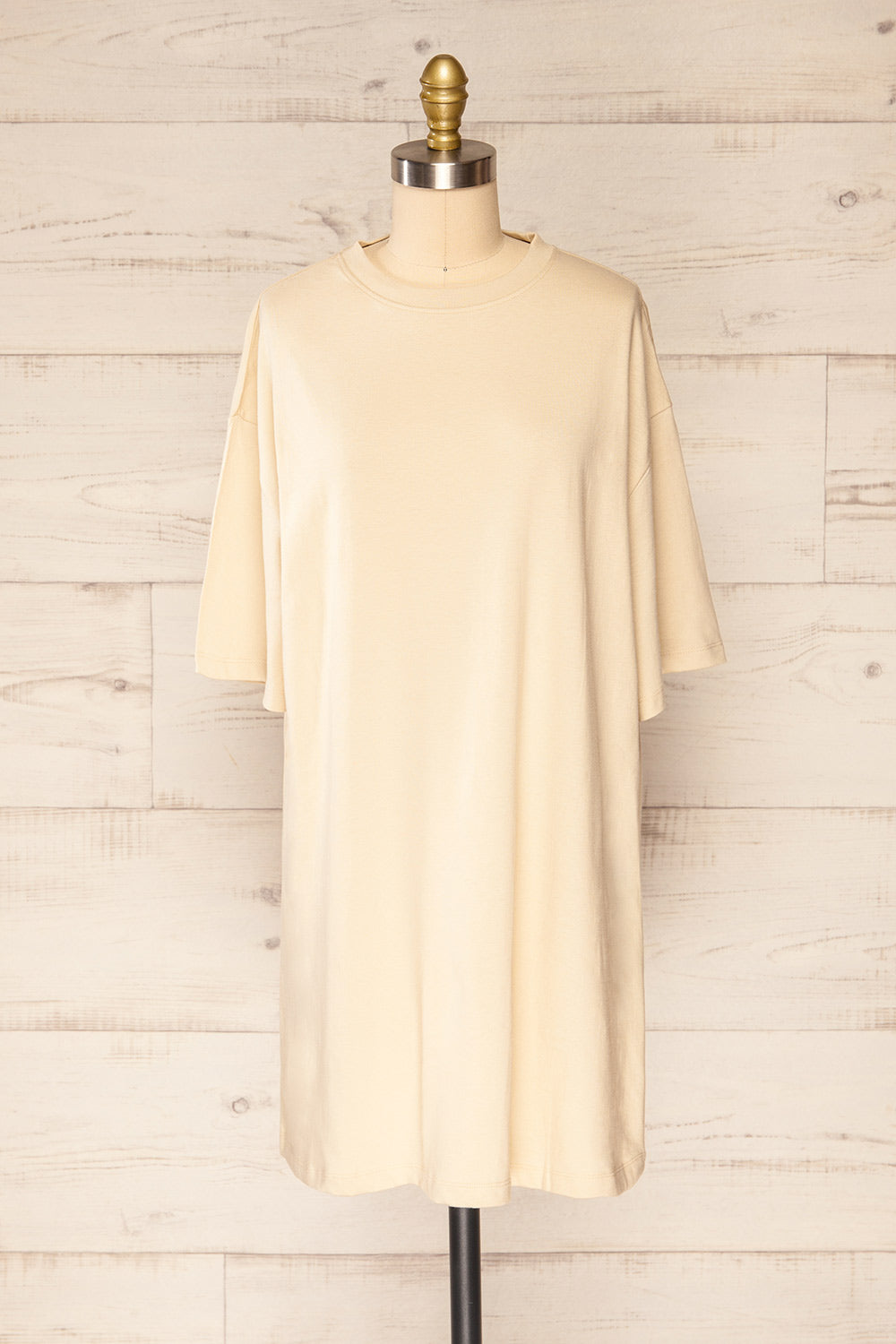 Geel Beige T-Shirt Dress With Print | La petite garçonne front view 