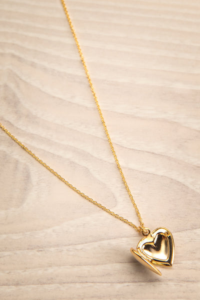 Geillis Gold Heart Necklace | Collier | La Petite Garçonne open view