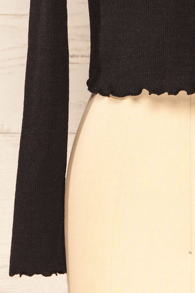 Gialonft Black Cropped Long Sleeve Top w/ Ruffles | La petite garçonne sleeve