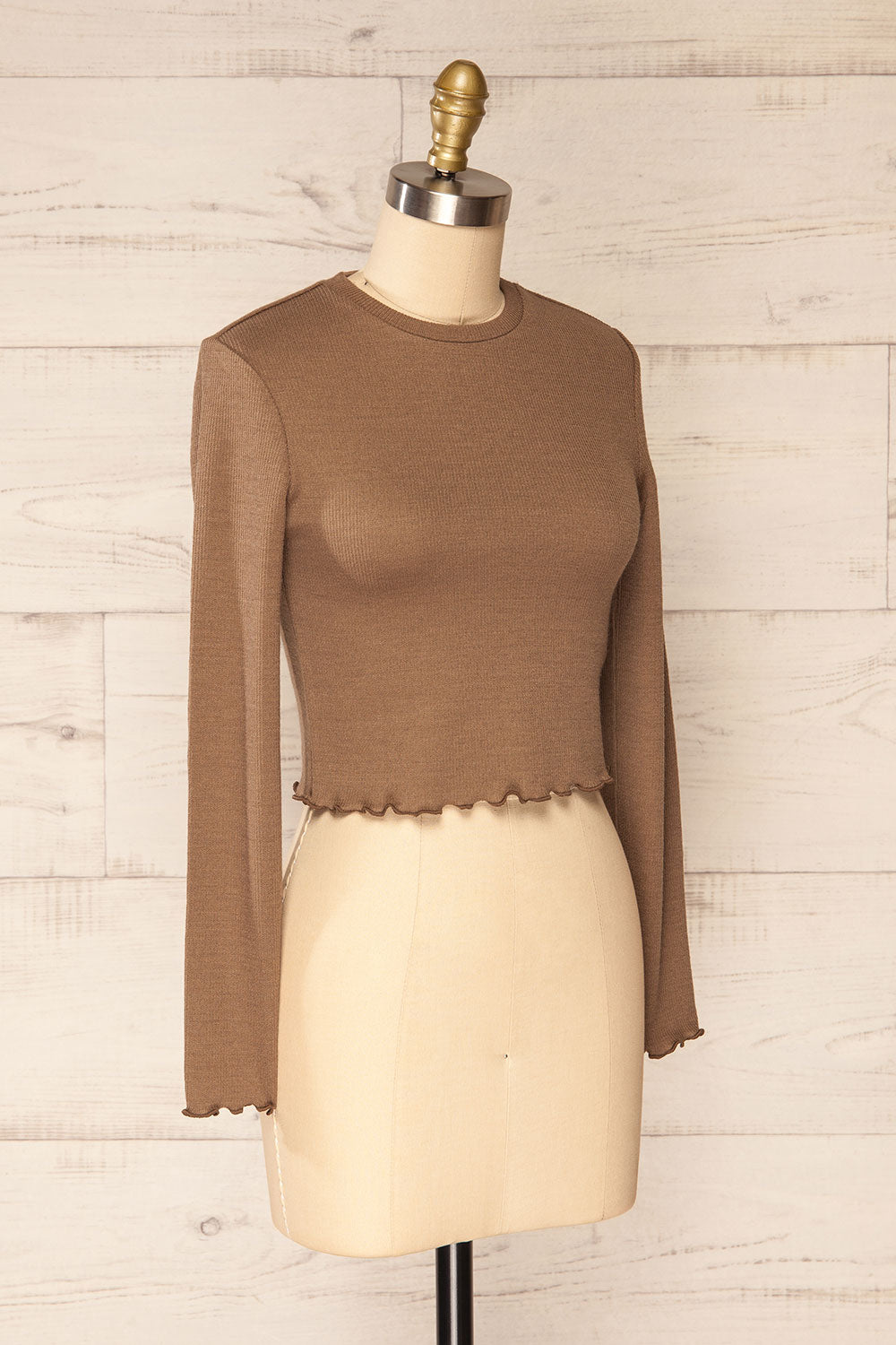 Gialonft Brown Cropped Long Sleeve Top w/ Ruffles | La petite garçonne side view