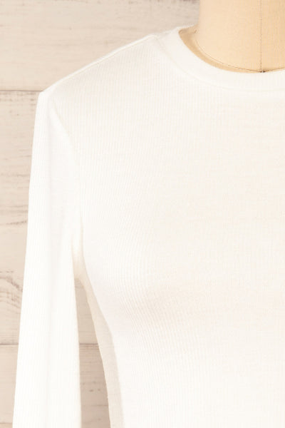 Gialonft White Cropped Long Sleeve Top w/ Ruffles | La petite garçonne front close-up
