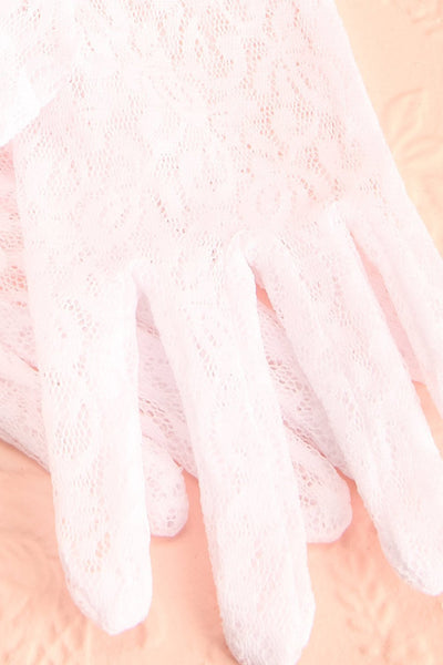 Gloriam Neige - Short white lace gloves with ruffle