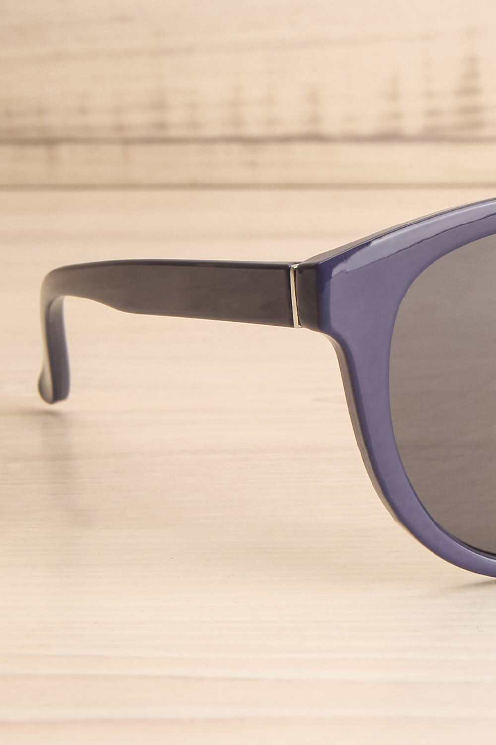 Edit website SEO Gluck Blue Wayfarer Sunglasses side close-up | La Petite Garçonne