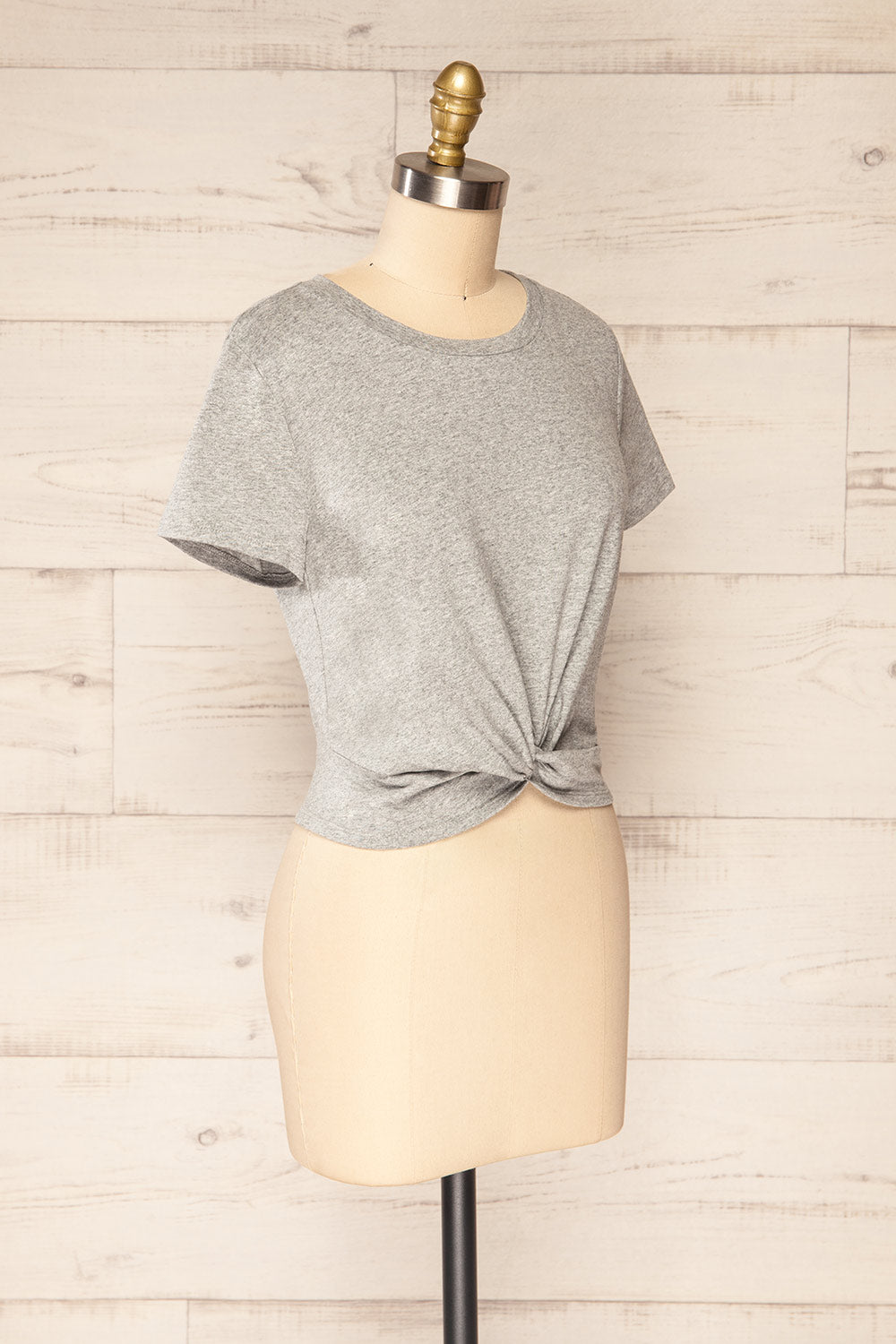 Grays Knotted Short Sleeve Crop Top | La petite garçonne side view