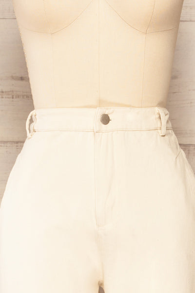 Grazy Ivory Cotton Cropped Mom Jeans | La petite garçonne  front close-up
