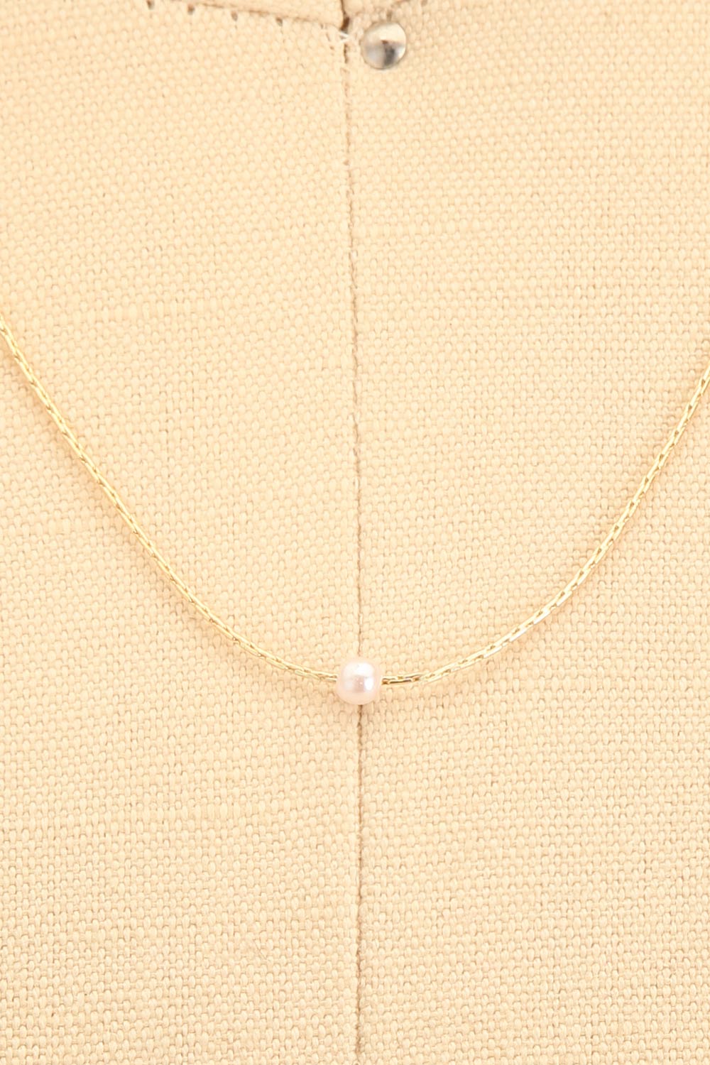 Hialeah Pearl Pendant Necklace | La petite garçonne close-up