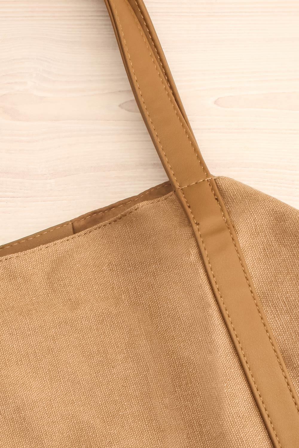 Hilo Beige Canvas Tote Bag | La petite garçonne cose-up