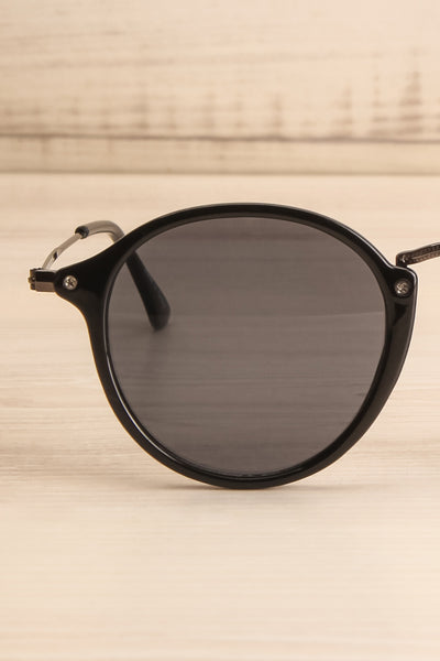 Hittorf Black & Dark Grey Sunglasses | La petite garçonne front close-up