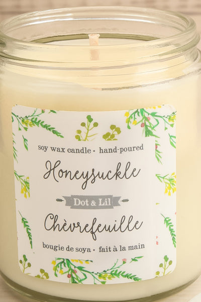 Honeysuckle Candle Soy Wax | La petite garçonne open close-up