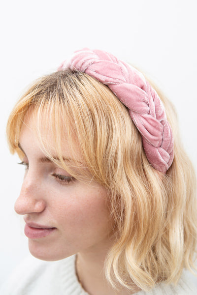 Houx Blush Velvet Braided Headband | La petite garçonne model