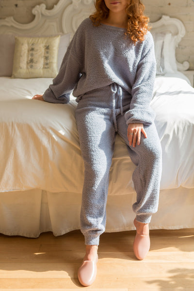 Hult Beige Fuzzy Long Sleeve Sweater | La petite garçonne model