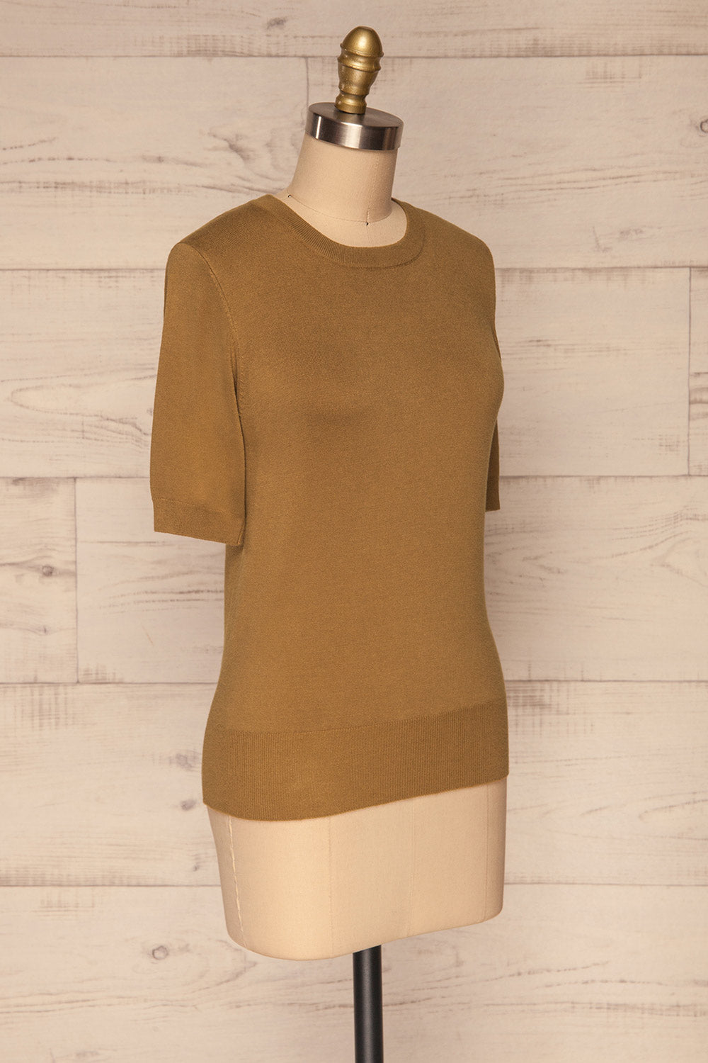 Hythe Brown Short Sleeve Knit Top side view | La petite garçonne