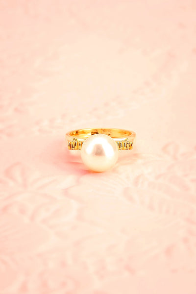Iat - Golden pearled ring 3