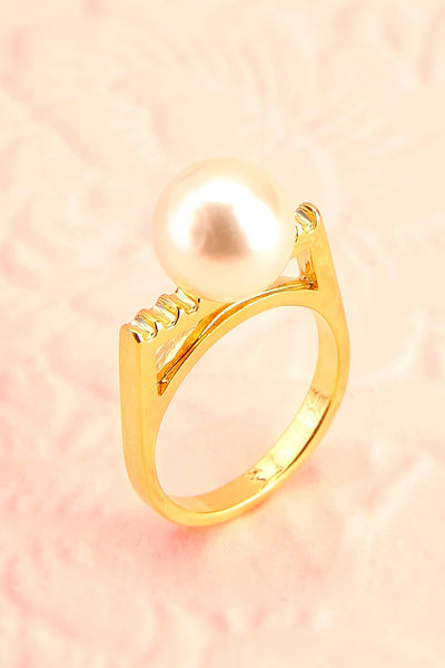 Iat - Golden pearled ring 2