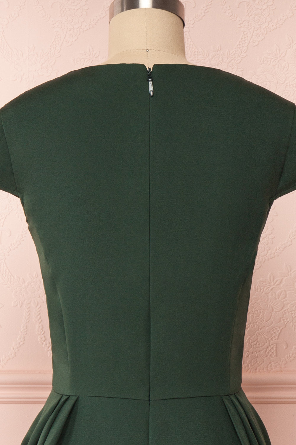Iktomi Green A-Line Midi Dress w/ V Neck back close up | Boutique 1861