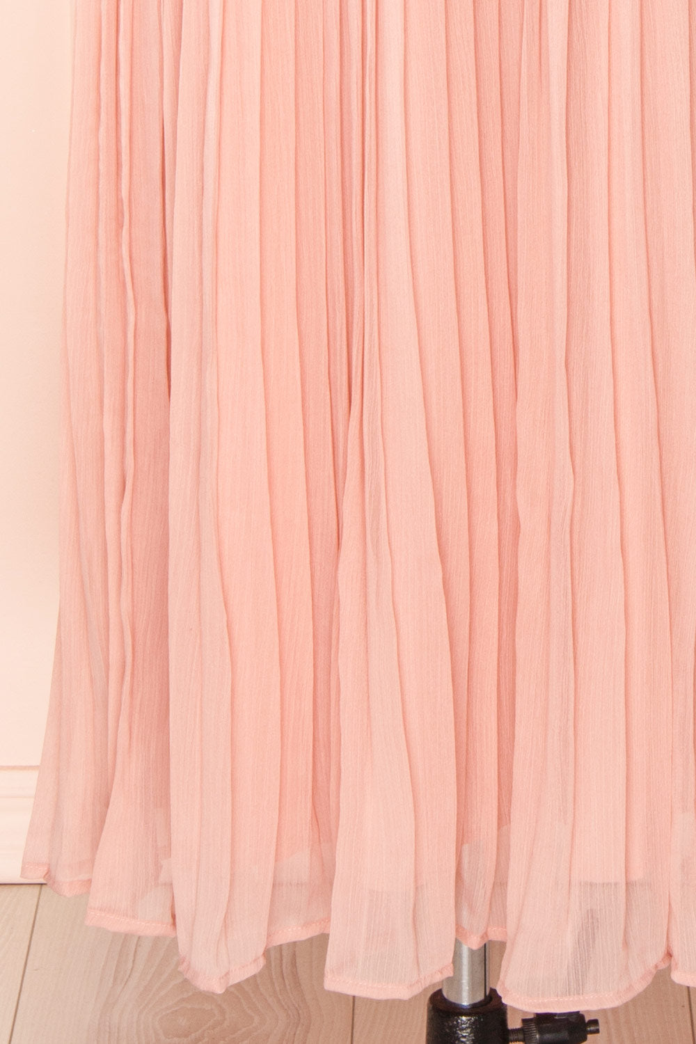 Inari Pink Pleated Midi Dress | Boutique 1861 details