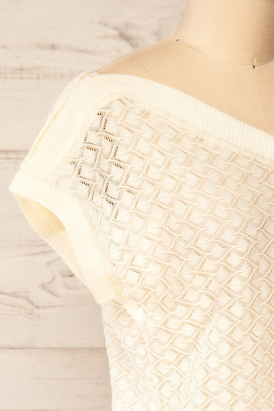 Istres Cream Knitted Short Sleeve V-Neck Top | La petite garçonne  side close-up
