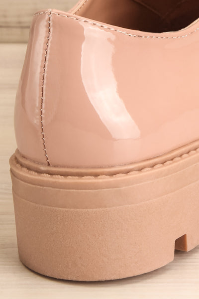 Itza Beige Pink Matt & Nat Oxford Shoes back close-up | La Petite Garçonne
