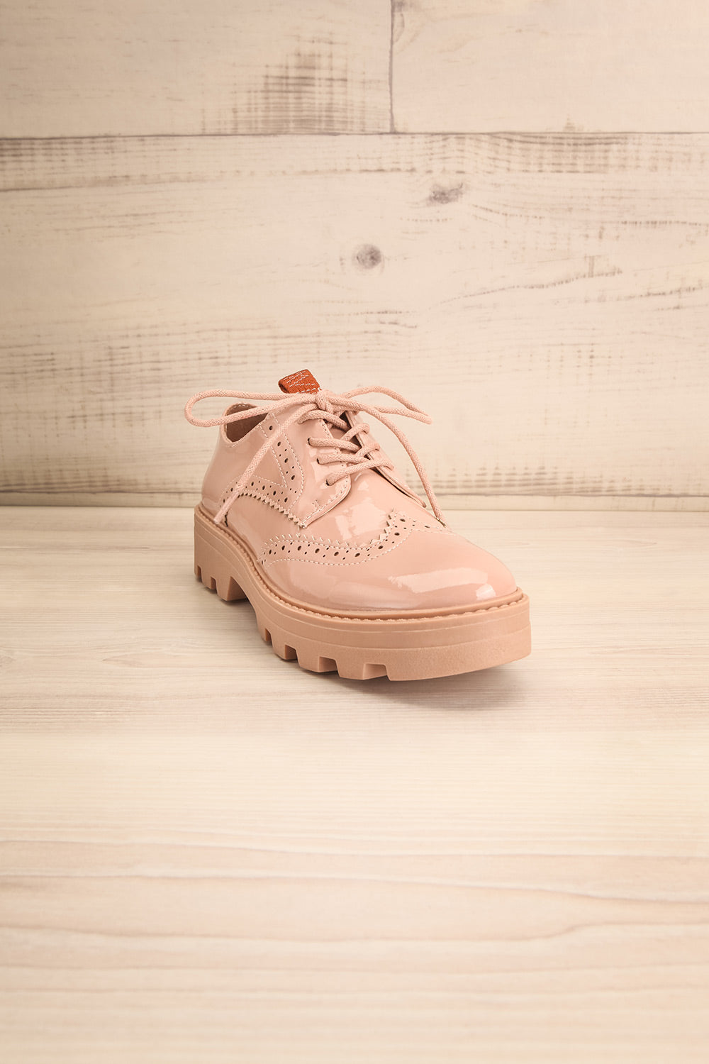 Itza Beige Pink Matt & Nat Oxford Shoes front view | La Petite Garçonne