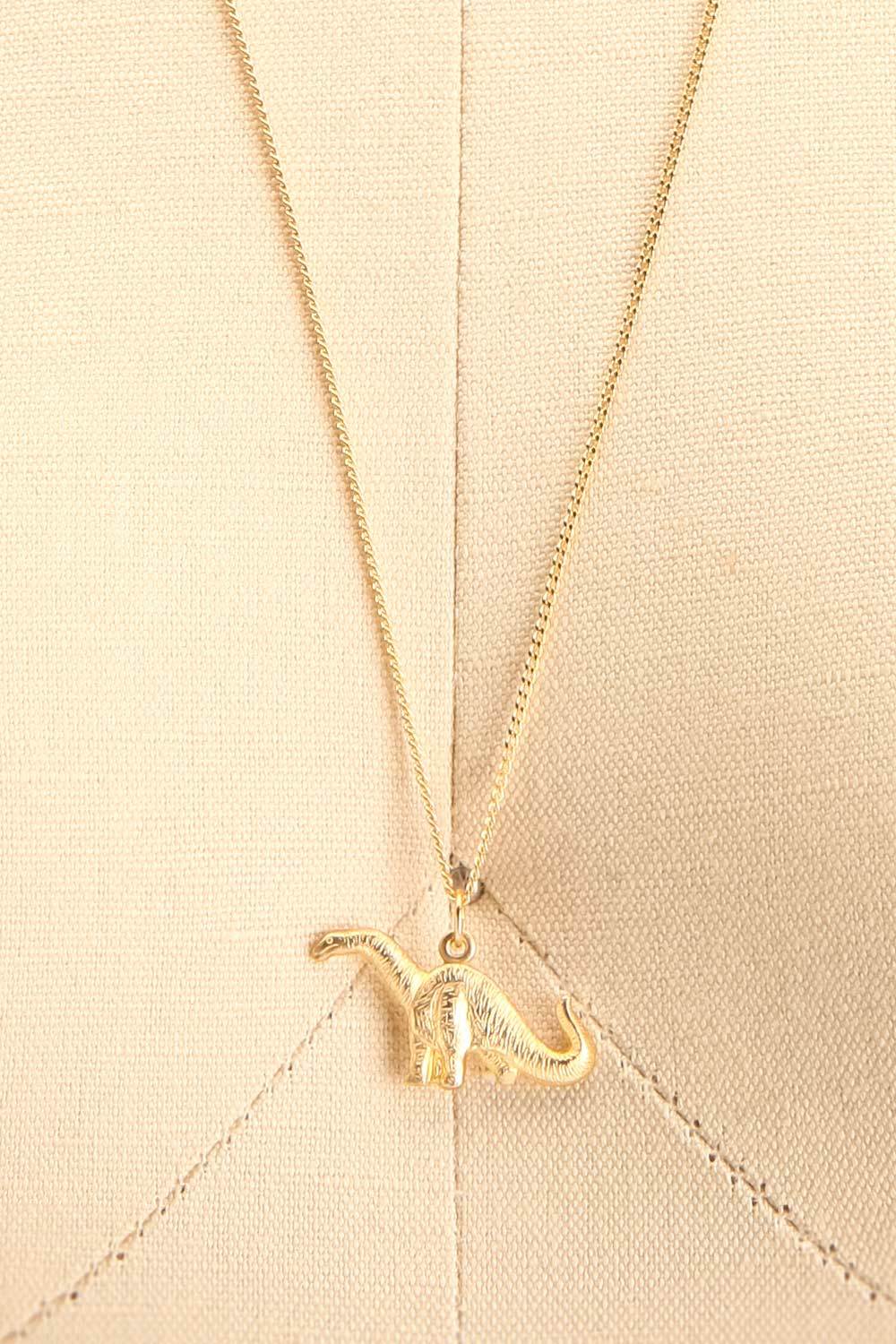 Jaehwa Irenee Gold Necklace | Collier | La Petite Garçonne close-up