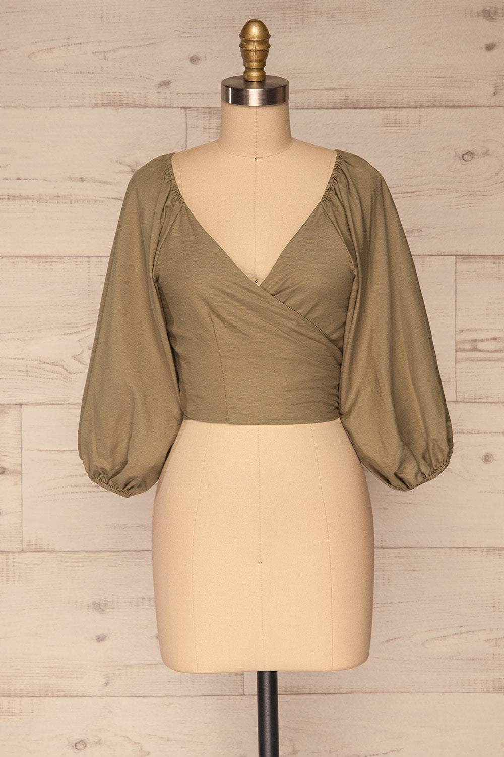 Jawor Khaki Knotted Crop Top | La petite garçonne front view