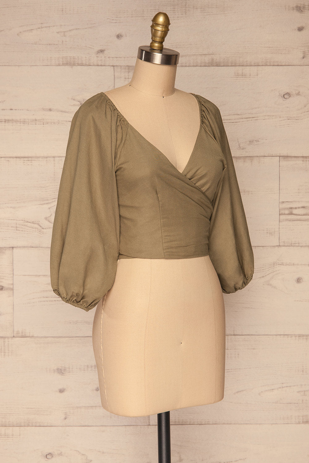 Jawor Khaki Knotted Crop Top | La petite garçonne side view