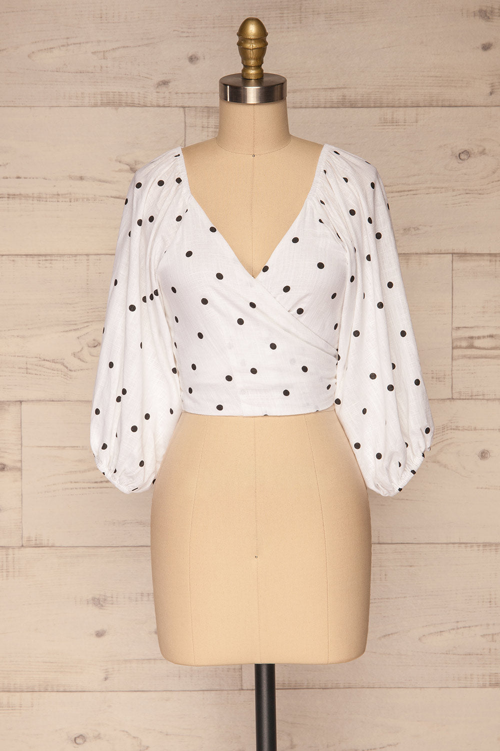 Jawor White Polka Dot Knotted Crop Top | La petite garçonne front view