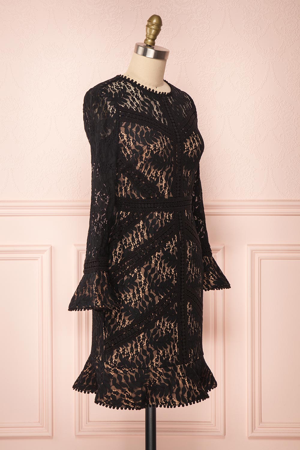 Jessamy Noire Lace Dress | Robe Cocktail | Boutique 1861 side view 