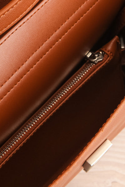 Jodith Cognac Faux-Leather Pixie Mood Handbag inside close-up | La Petite Garçonne